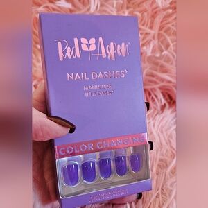 Color Changing Nail Dashes